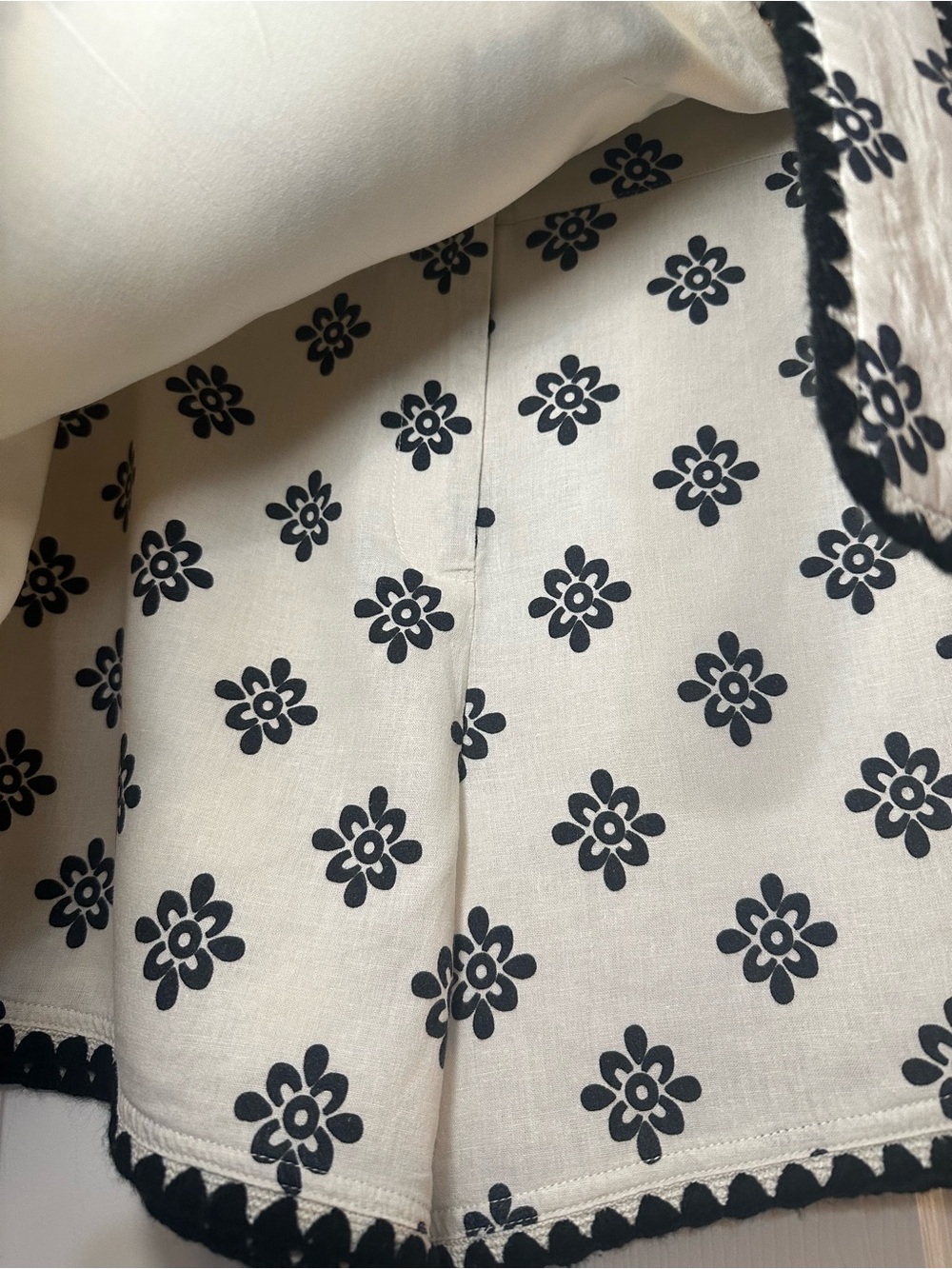 FARM Rio Anthropologie Linen Wrap Skort Floral Black Ivory M Boho Resort - Picture 8 of 15